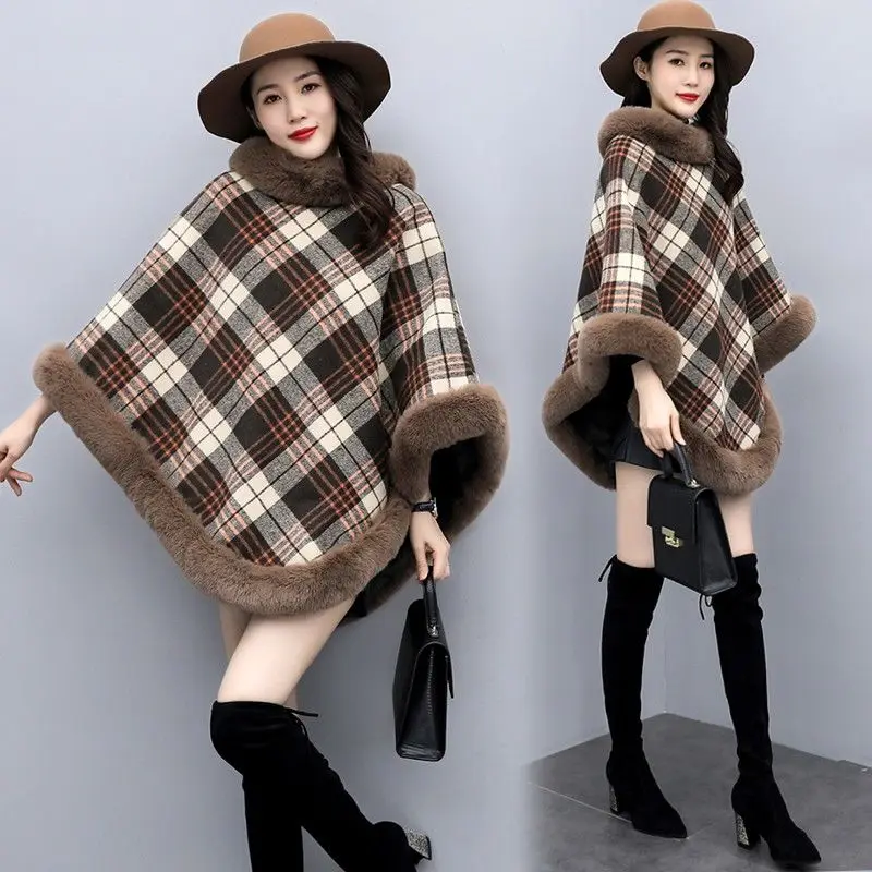 

2020 new women's autumn and winter plus velvet thick shawl woolen cape coat Plaid fur collar coat