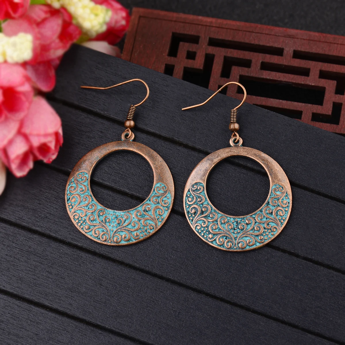 2020 женские ретро серьги в форме капли воды резные Этнические антикварные цветы