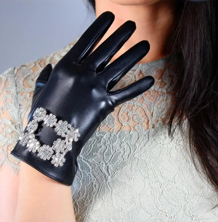 

Women's blingbling diamonds buckle pu leather glove female fashion touchscreen driving glove R1945