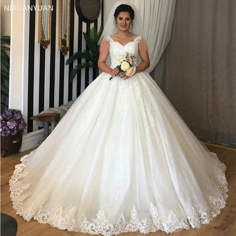 

Princess Ball Gown Wedding Dress White Ivory Bridal Dress Spaghetti Straps Luxury Appliques Robe De Mariee Chapel Train