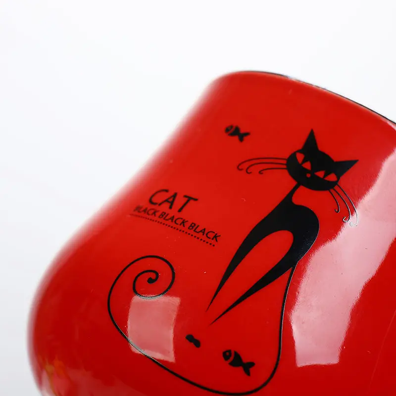 Кружка кофейная керамическая с крышкой и изображением милого мультяшного