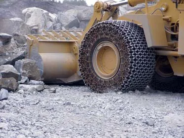 

Wheel loader LG856 tyre protection chains