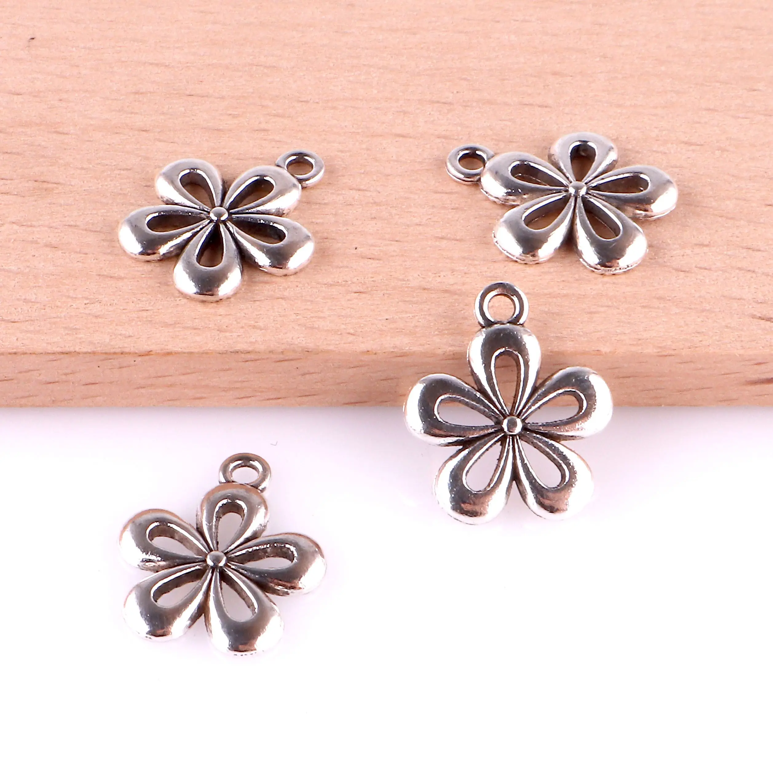 

20Pcs/Lot Alloy Rose Flower Charms Finding Metal Tree Horseshoe Pendant Handmade Crafts Necklaces Bracelet Jewelry Wholesale