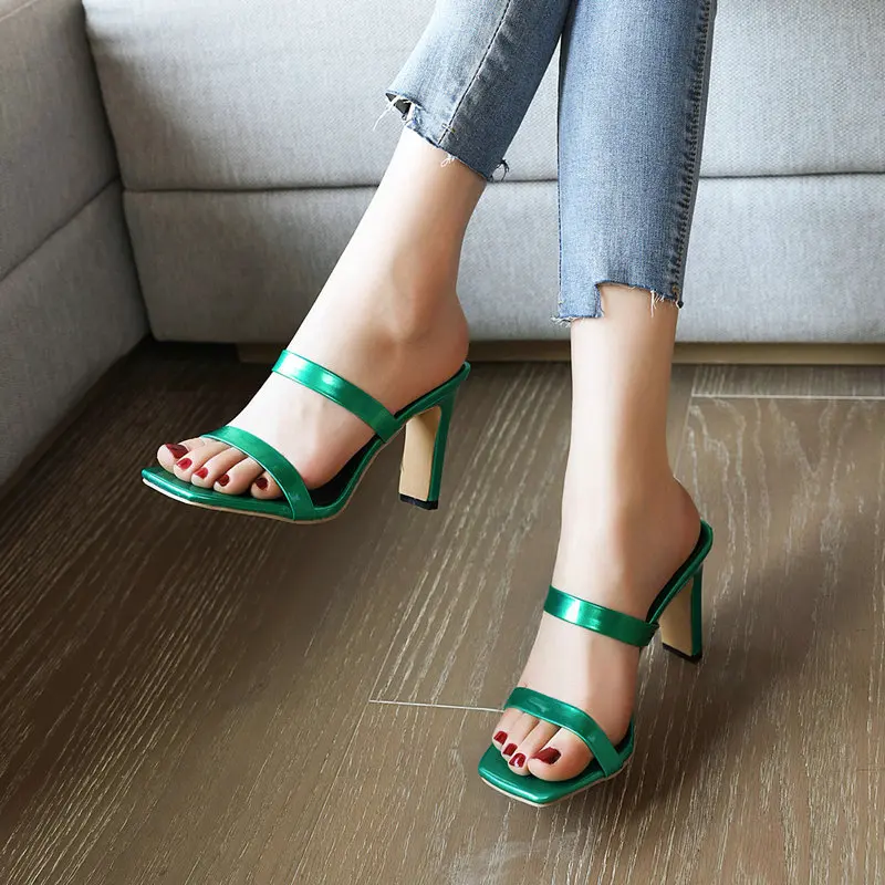 Новейшая модель Обувь из искусственной кожи Женские босоножки Модные на высоком