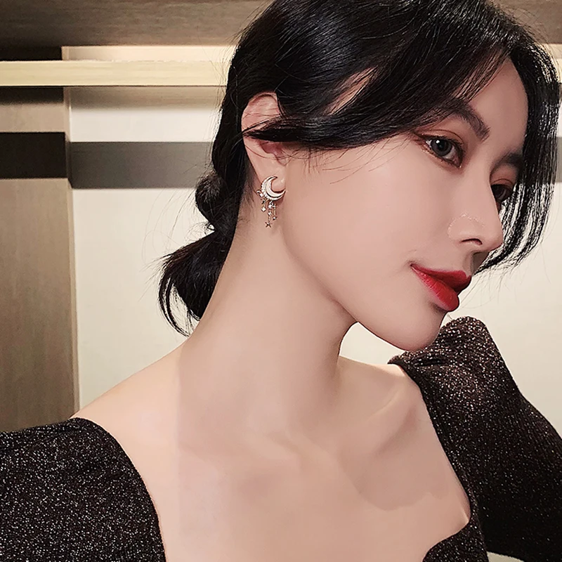 

2021 New Trendy Moon Star Dangle Earrings For Women Temperament Pearl Rhinestone Tassel Pendant Earring Girl Party Jewelry Gift