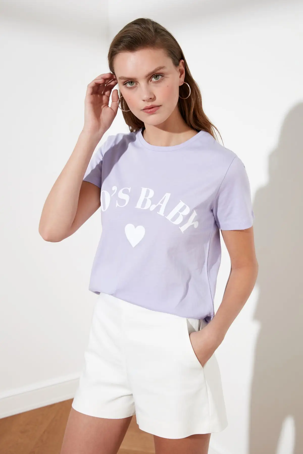 

Trendyol экрю печатных основные трикотажные футболки TWOSS19VG0155