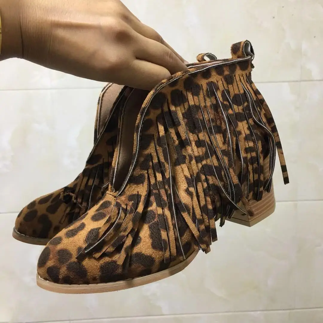 Сезон осень-зима Женские короткие ботинки с острым носком на низком каблуке