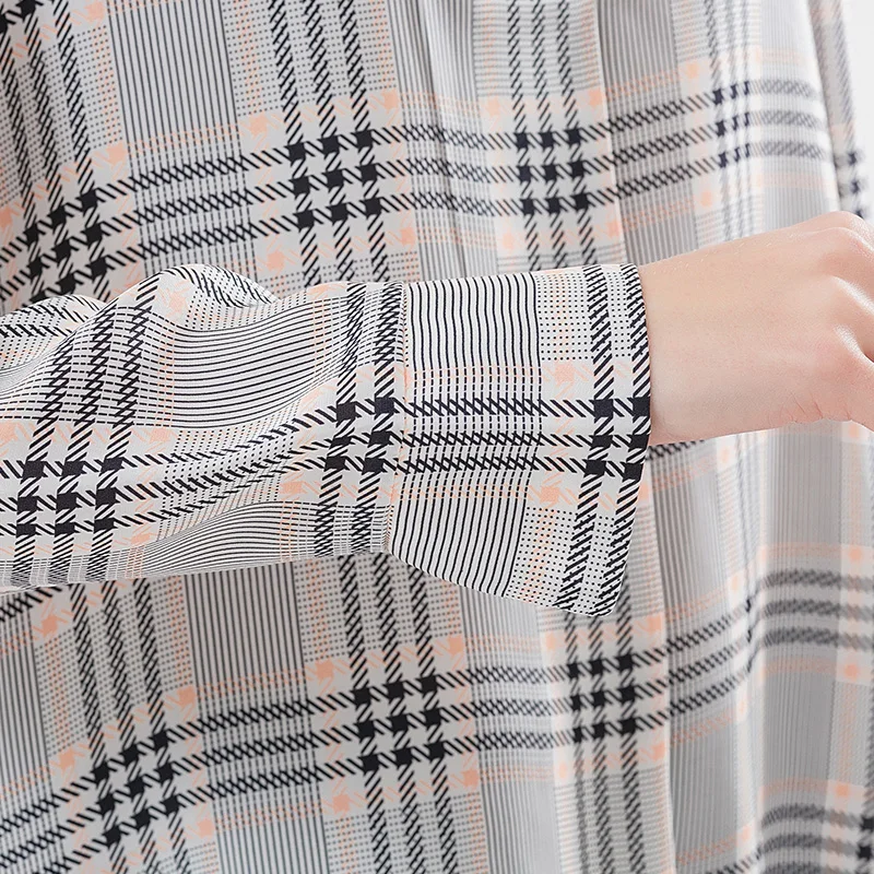 

VOA Silk Lapel Long Sleeve Plaid Printing Loose Casual Boyfriend Style Simple Comfortable Regular Women's Shirt BD02