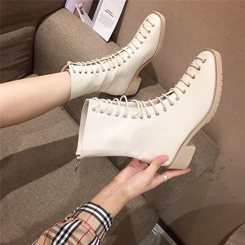 Новинка 2019 года сезон осень Модные женские бежевые ботильоны на плоской подошве