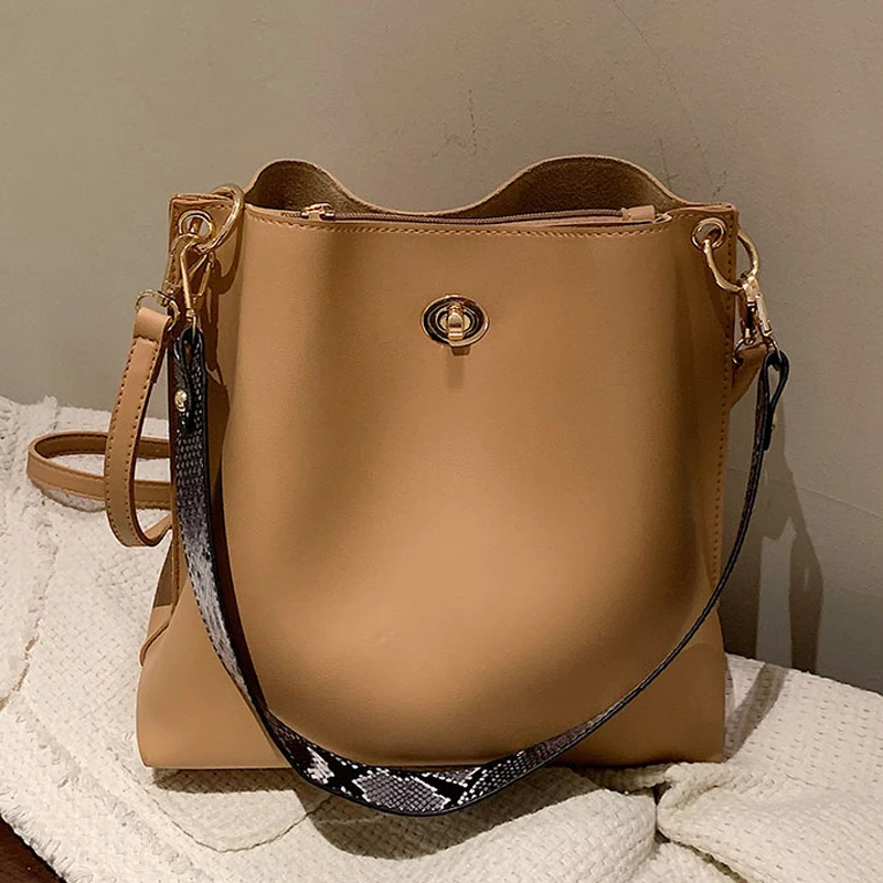 

Women's Large Capacity Solid Color Handbag High Quality PU Leather Wide Shoulder Strap Messenger Bag Lady Designer Shoulder Bags