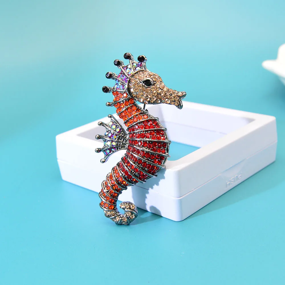 

CINDY XIANG Rhinestone Seahorse Brooches For Women Vintage Fashion Cute Animal Fish Brooch Pin 3 Colors Avaibale Jewelry