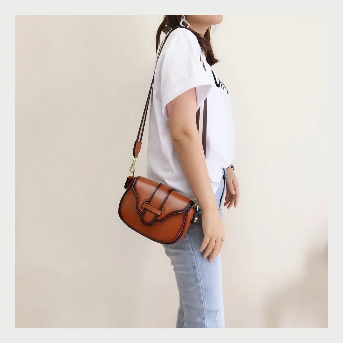 Cowhide bag 2021 new broadband messenger bag retro women's bag two-color cowhide tide piggy bag