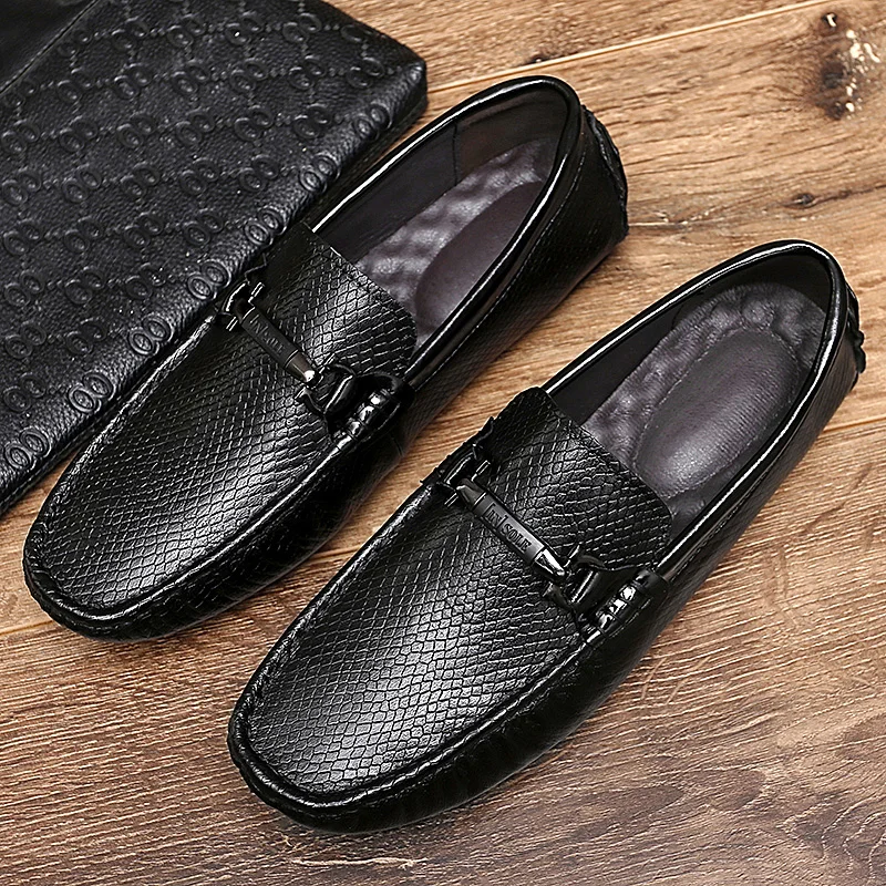 Bean shoes men's leather 2021 new spring breathable Korean version of the trend plus size lazy one pedal casual shoes