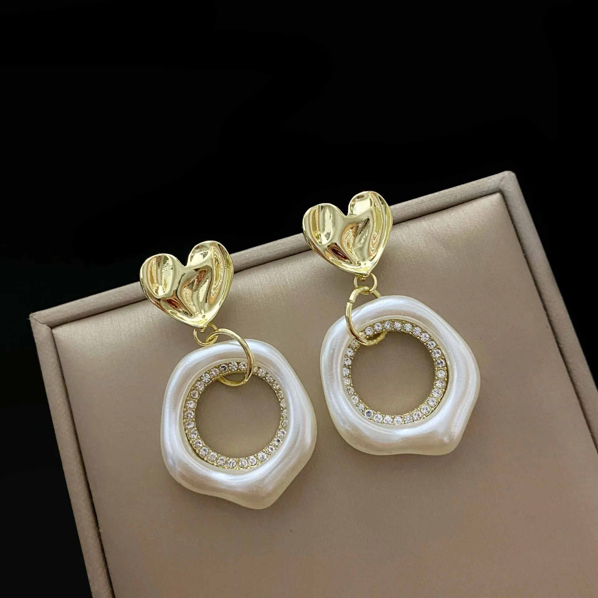 

2021 new love diamond inlaid Baroque Pearl Earrings geometric metal circle fashion temperament Earrings S925 silver needle