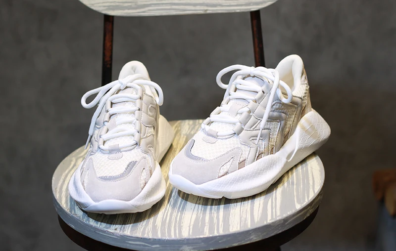 Женские кроссовки на платформе fujin Белые Повседневные толстой подошве удобные