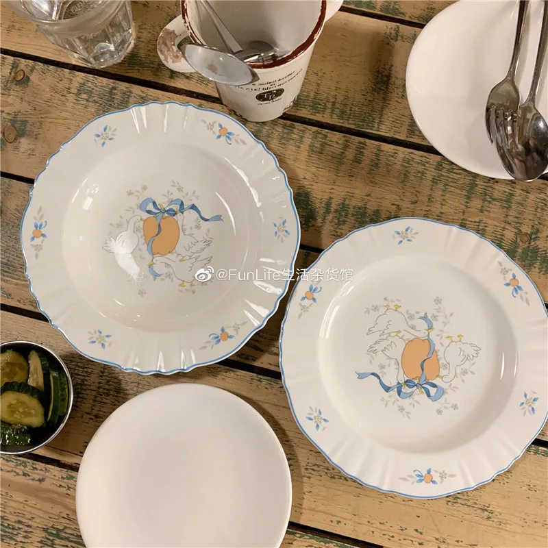 

Breakfast Cute Plate Ceramic Nordic Dessert Cake Dinner Round Dinner Plate Pasta Snack Platos De Cena Kitchen Supplies DE50CP