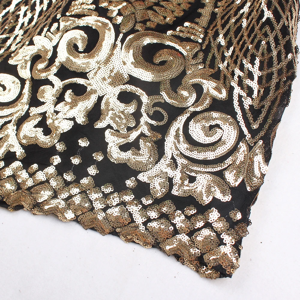 Сексуальное мини платье с открытой спиной и золотыми блестками без рукавов