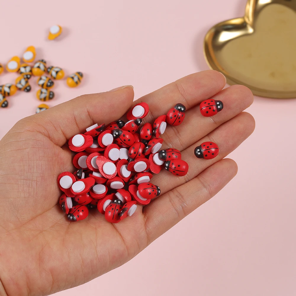 

Деревянные наклейки божья коровка 50 шт