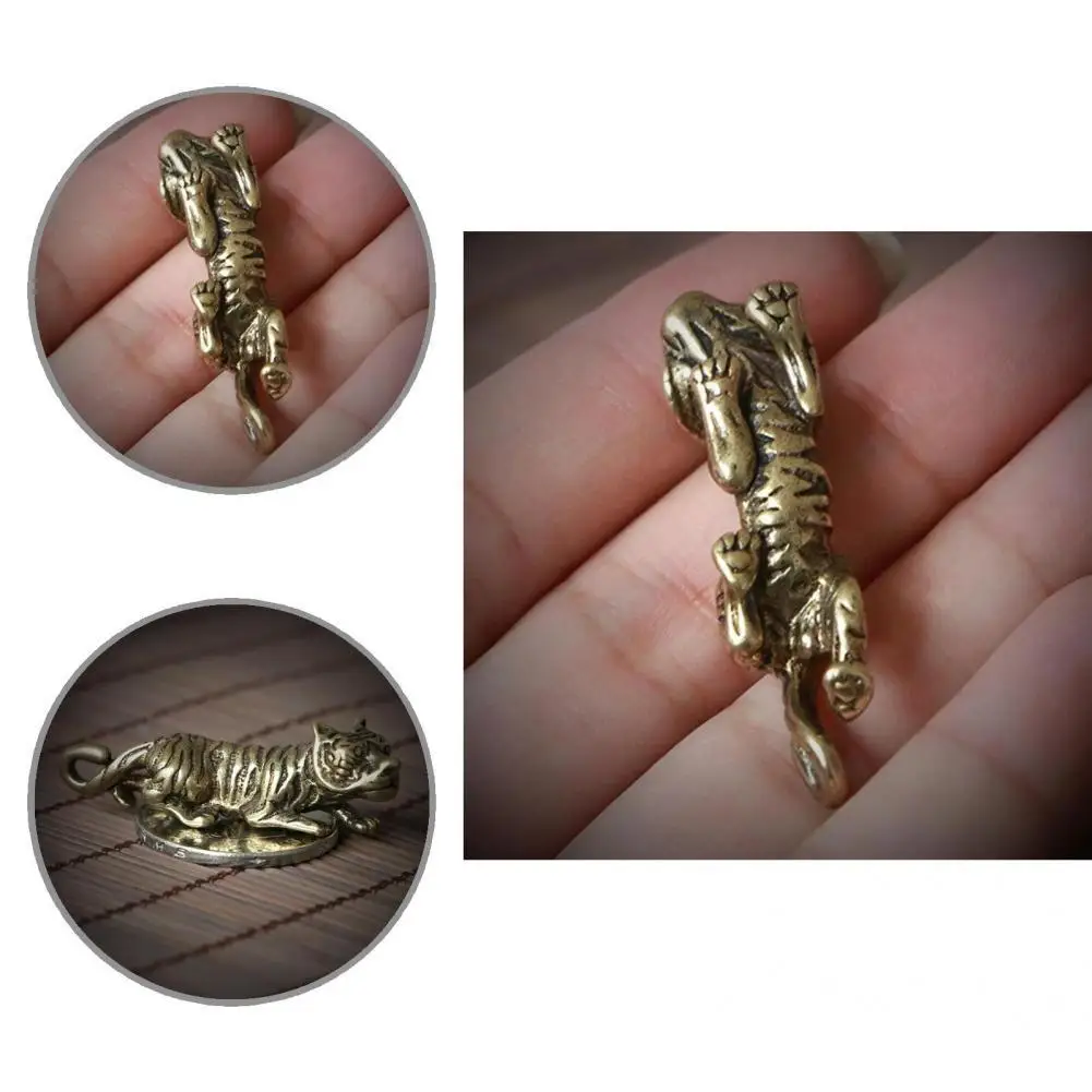 

Useful Tiger Miniature Anti-fade Lightweight Tiger Statue Lucky Meaning Desktop Statues