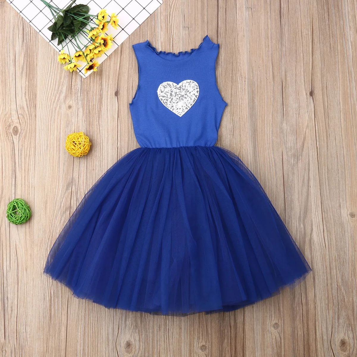 Детское летнее платье с блестками и сердечками в стиле пэчворк | Детская одежда