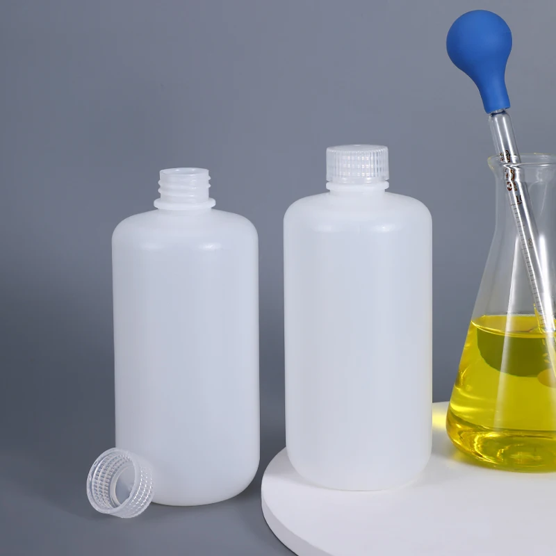 Пустая круглая пластиковая бутылка 500 мл многоразовая из полиэтилена повышенной