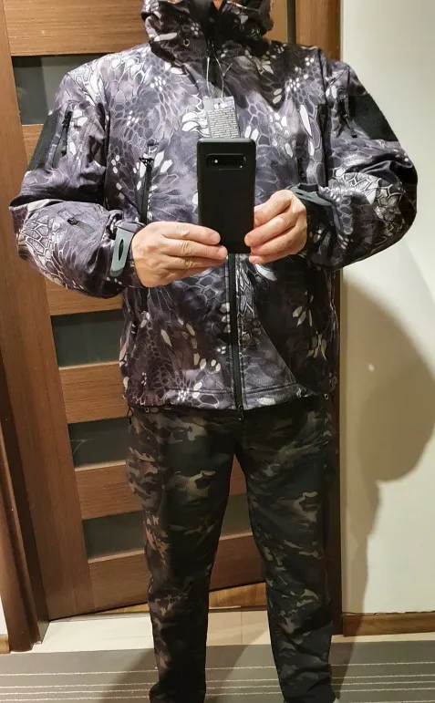 

Men Hiking Waterproof Jacket Shark Skin Soft Shell Tactical Jackets Male Military Flight Pilot Army Field Fleece Hooded Jacket