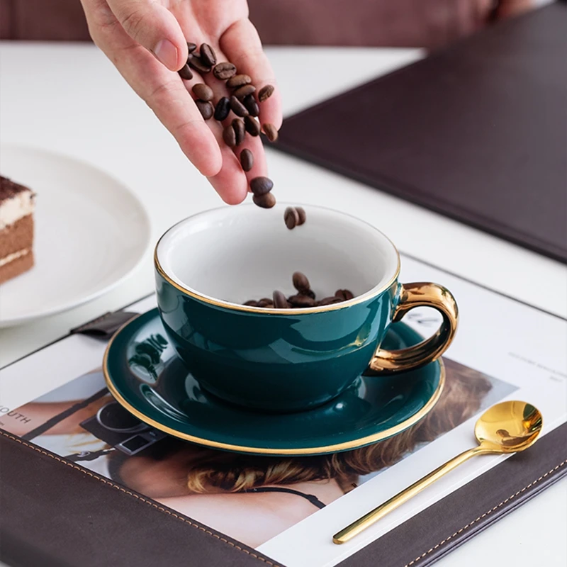 Роскошная керамическая кофейная чашка с золотой инкрустацией и блюдце набор