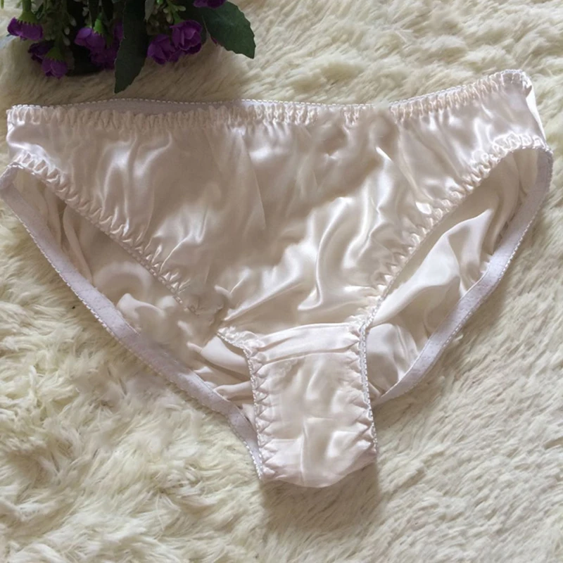 Women briefs Sexy Ultra-thin 100% Silk Briefs Breathable Comfortable Large Size ladies panties |