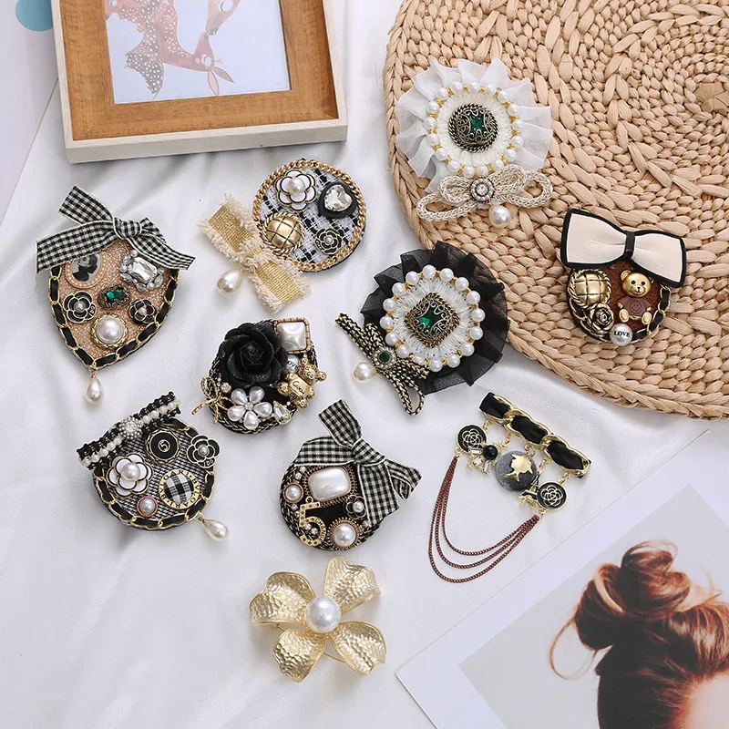 

Vintage Baroque College styleAntique Brooch Pins For Women And Men Old People Head Pearls Brooches Jewelry Accessories Wholesale