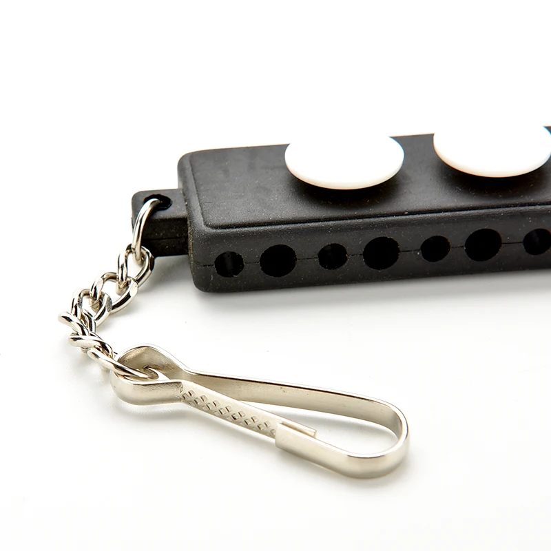 

Outdoor Golf Tee Holder Carrier 12 Wooden Plastic Tees with 3 Ball Markers with Keychain Golf Accessories 1PC