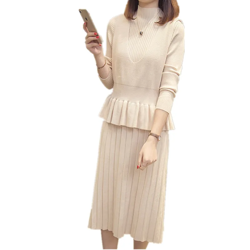 Женское трикотажное платье-свитер с длинным рукавом и высоким воротником |