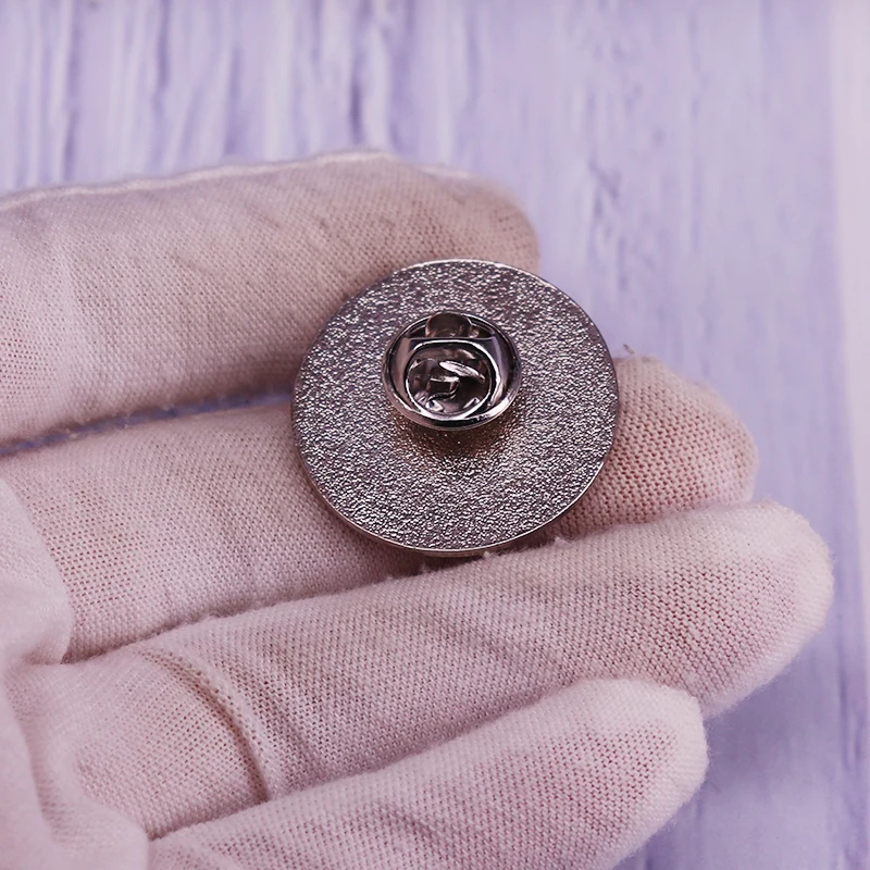 Брошь-значок с черным флагом Кредо ассасина готический значок черепом |