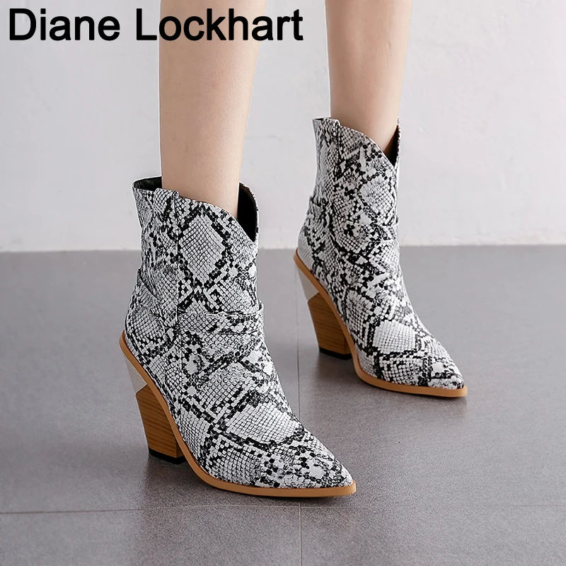 

Женские короткие ботинки на танкетке, ботильоны из искусственной кожи, модные ковбойские ботинки со змеиным принтом в западном стиле, женск...