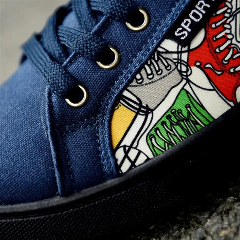 

New men's shoes canvas shoes small whiteboard shoes boys casual shoes non-slip bottom animation canvas men sneakers shoes