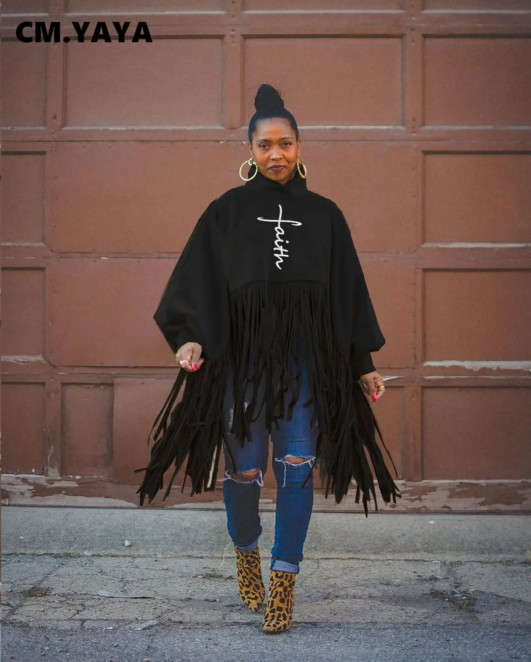 Женская накидка с кисточками на Подоле и рукавом летучая мышь |