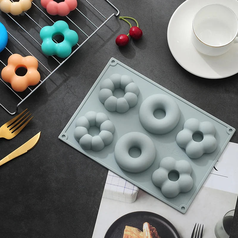 

1Pcs DIY Silicone Cake Mold Tool Donut Mold Flower Style Nonstick Doughnut Baking Pan Baking Gadgets Soap Mold Cake Chocolate