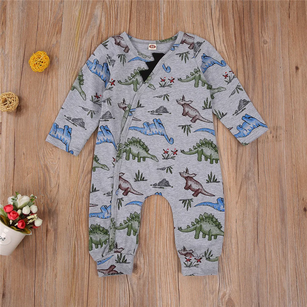 

Комбинезон с круглым вырезом, длинным рукавом и пуговицами