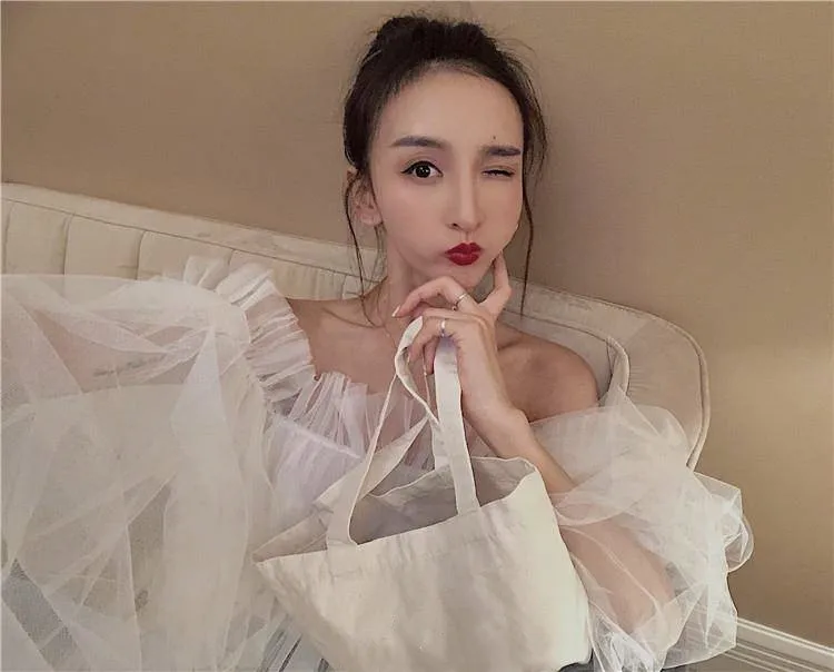 Neploe блузка с открытыми плечами для женщин с открытыми плечами марлевые кружева свитер с рукавами-клеш Блузка Сексуальная рубашка с полосатым принтом на одно плечо мода одежда