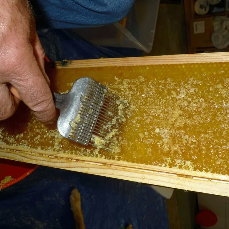 Нож скребок для пчеловодов деревянной ручкой разворачивающая вилка железа Мёд