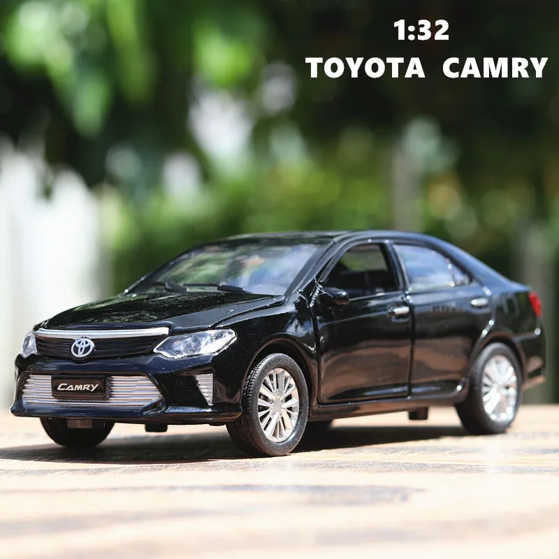 

1/32 Toyota Camry металлическая модель автомобиля сплава литья под давлением маленький поезд модель игрушка Pullull задняя звук светильник детские иг...