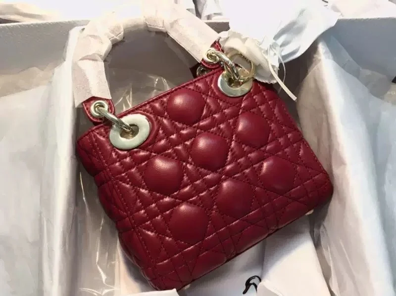 

D family frosted Princess bag saddle bag Lingge sheepskin badge three grid four grid lady one shoulder chain bag