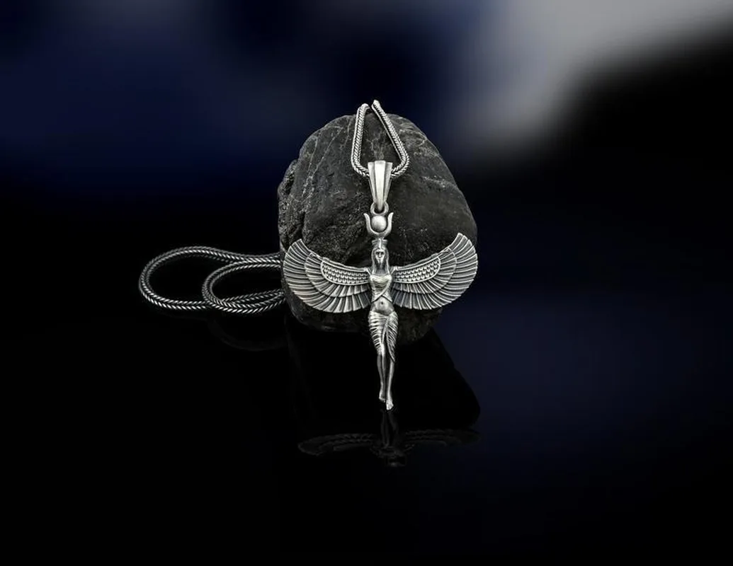 

Ethnic Ancient Egyptian Goddess Necklace Antique Silver Color Angel Wings Pendant Necklaces for Women Men Vintage Egypt Jewelry