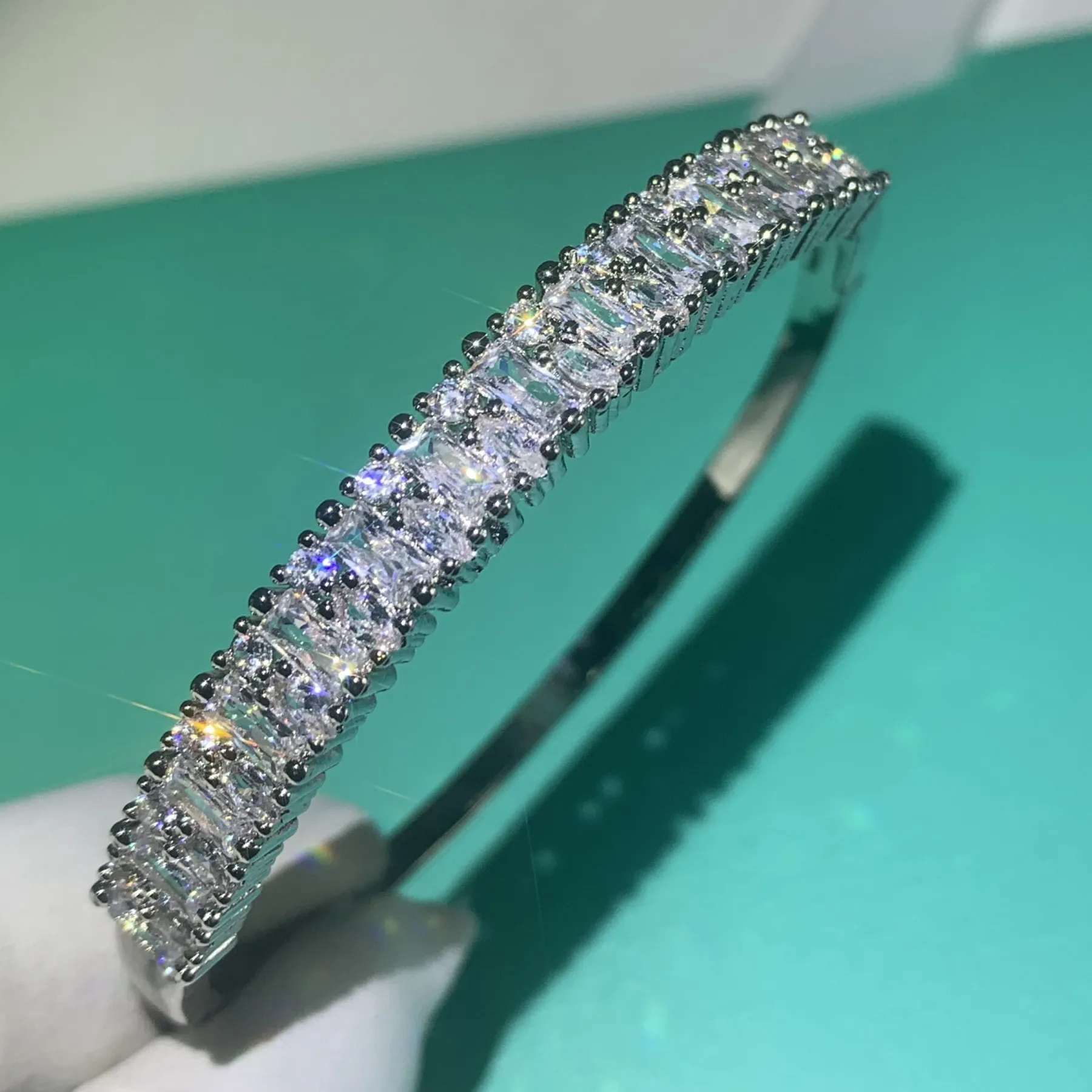 Женский браслет из серебра 925 пробы с фианитом | Украшения и аксессуары