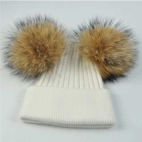 White natural fur Женская зимняя шапка с двойным меховым помпоном, женский шерстяной съемный меховой вязаный шарик, Шапка-бини с 2 натуральными цветными помпонами из меха енота - Цвет: White natural fur