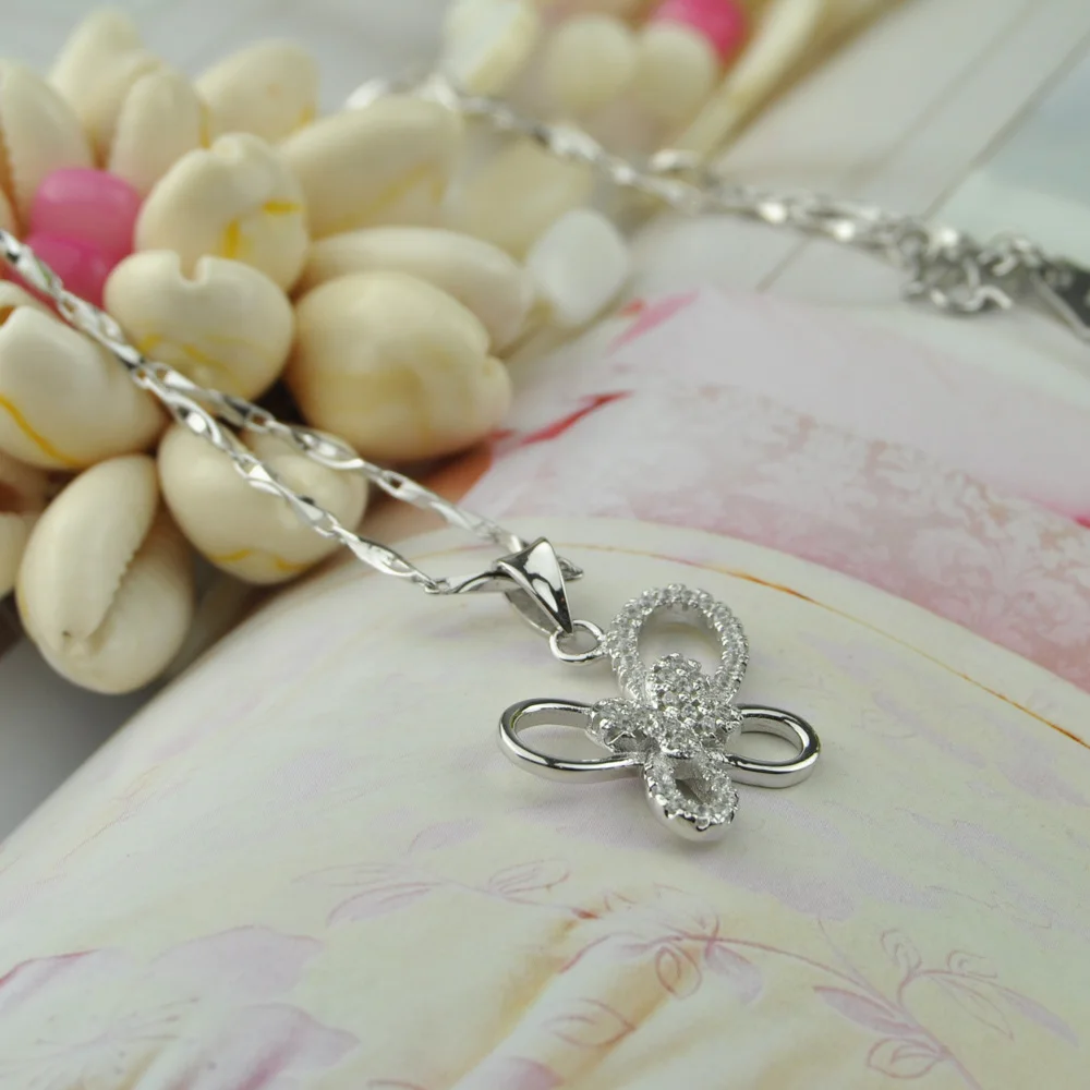 

Women's 100% 925 Sterling Silver Necklace Cute Butterfly Pendant Clavicle Chain 45CM Femal Fashion Jewelry Valentine's Day Gift
