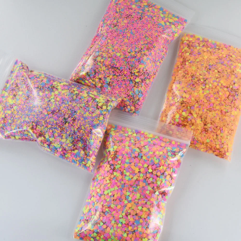 

50g/pack Nail Sequins Mixed-Size Round/Heart-shape/hexagon Fluorescent 4 Colors Manicure Decorations Nail Tips Glitter Sequins *