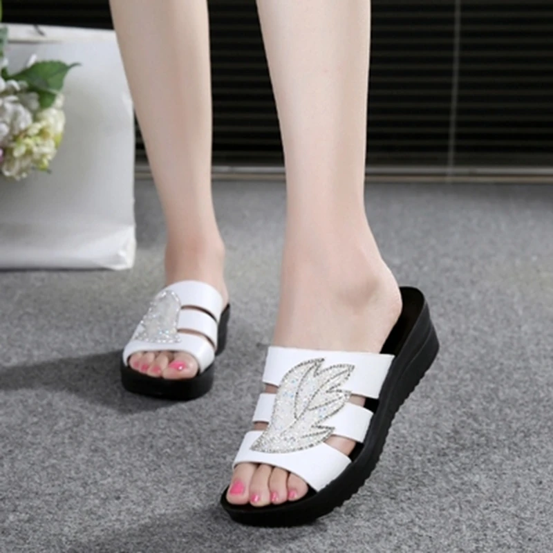 Сандалии женские из кожи модные пляжные повседневные шлепанцы с открытым носком