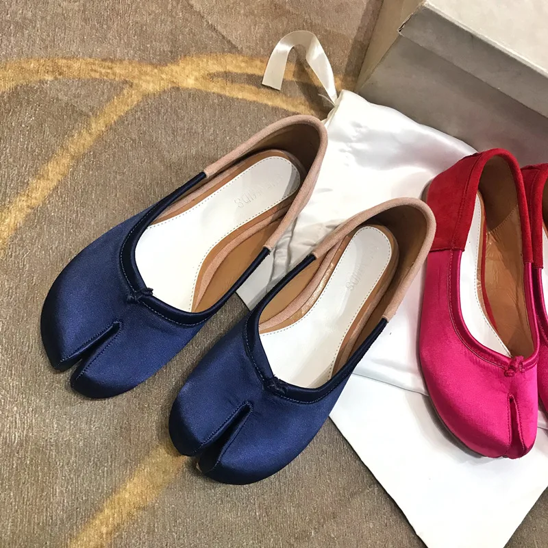 Разделение носок бабушкины туфли женские шелковые таби ниндзя на плоской