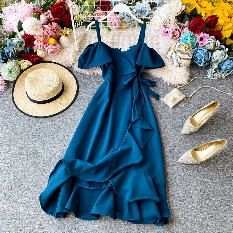 Платье женское средней длины на бретелях спагетти FMFSSOM асимметричное