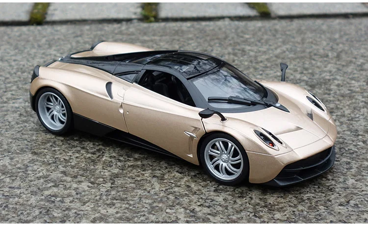 Welly 1/24 1:24 Mercedes Benz AMG GT R спортивный гоночный автомобиль Транспортное средство литье под давлением дисплей Модель игрушки на день рождения для детей мальчиков и девочек - Цвет: Pagani Huayra Gold